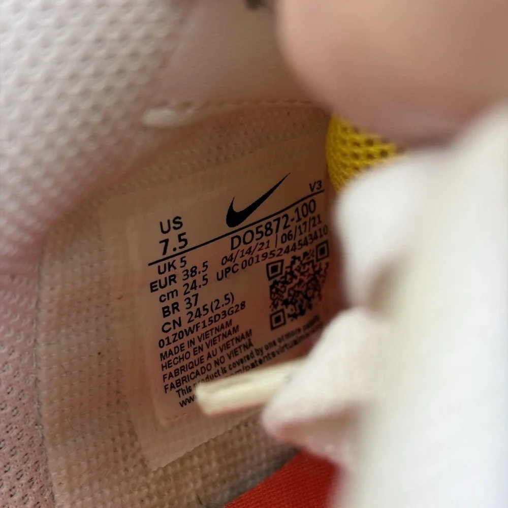 Nike Air Force 1 Shadow 'Go the Extra Smile' White Sneakers, Size 7.5 DO5872-100